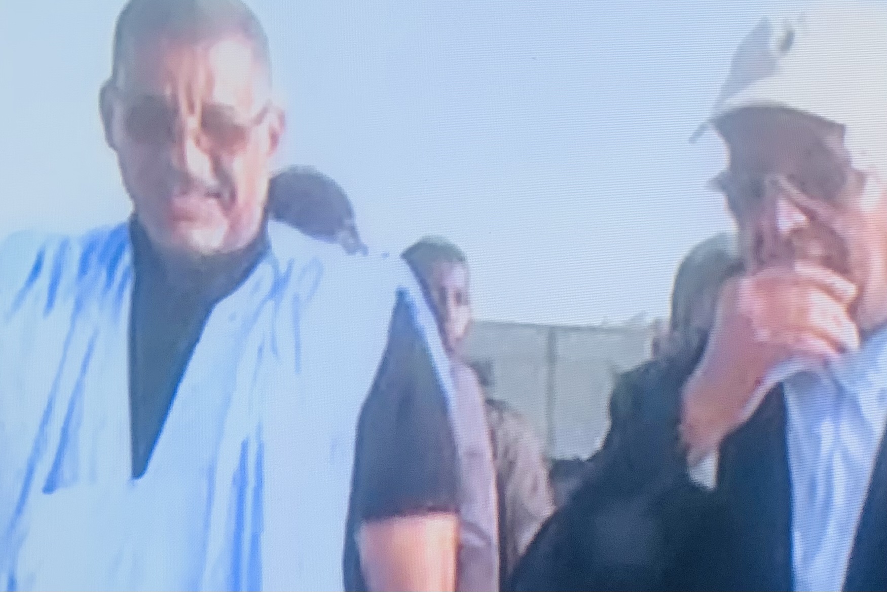 وزير المياه رفقة رجل الأعمال عبدو الله ولد الشوايل المدير العام لشركة “سايمكس “